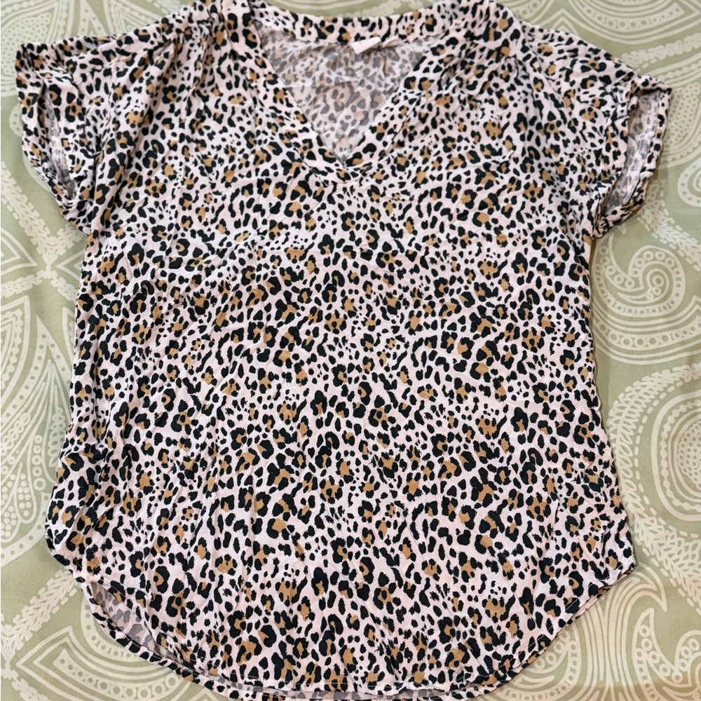 GAP Leopard Print V-Neck Blouse - Picture 3 of 4